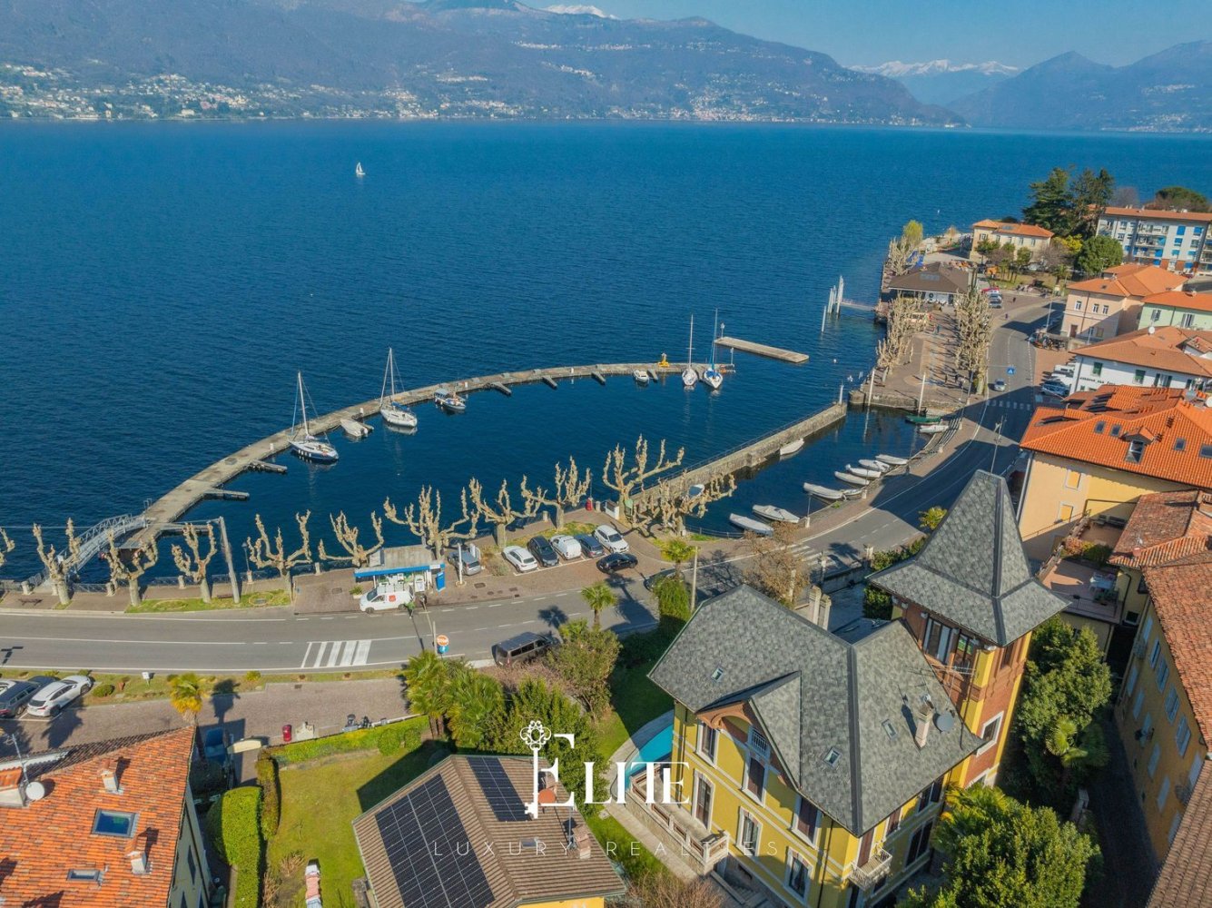 12-salle Villa à Porto Valtravaglia, Italy No. 67803