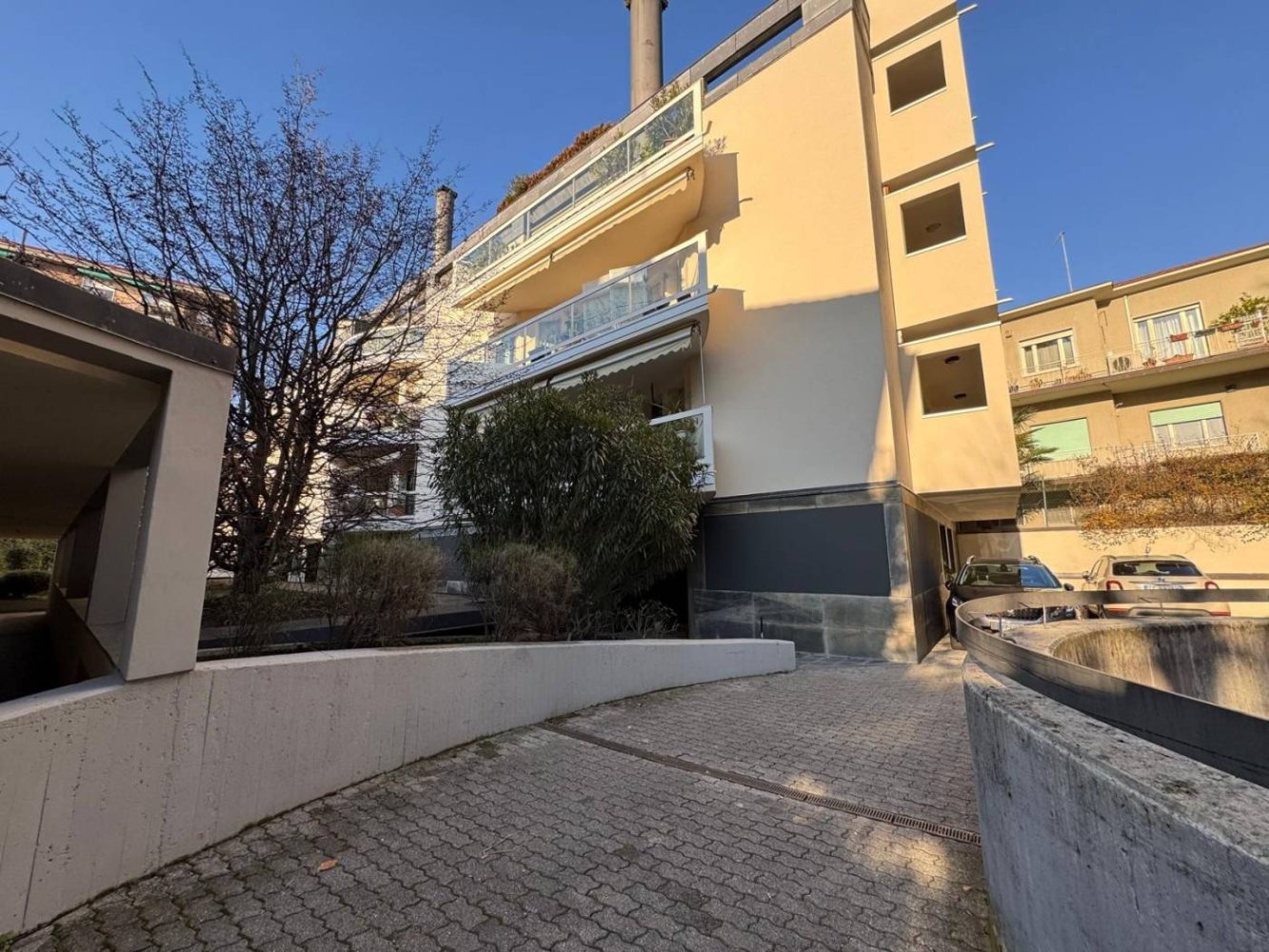 15m² Garage in Bergamo, Italy No. 25156