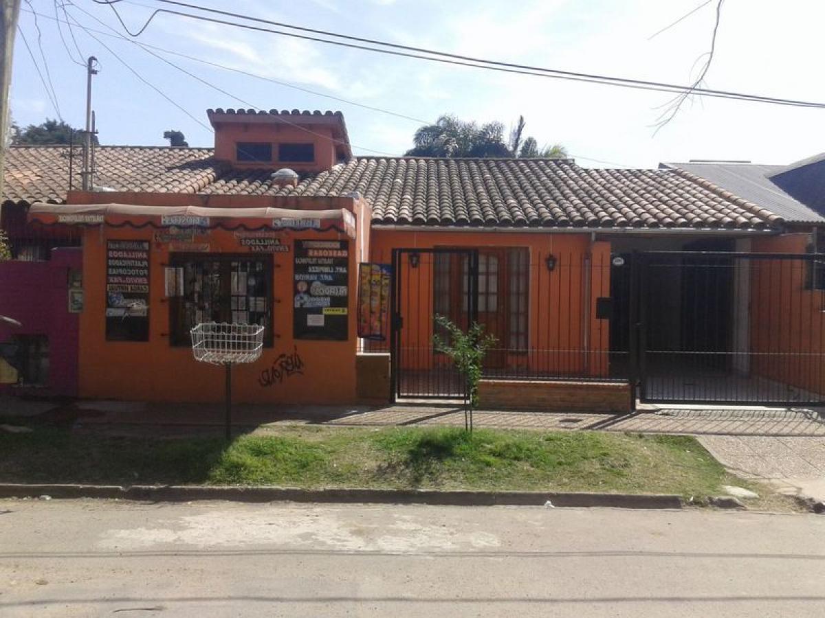 4 bedrooms House in Ituzaingo, Argentina No. 20347