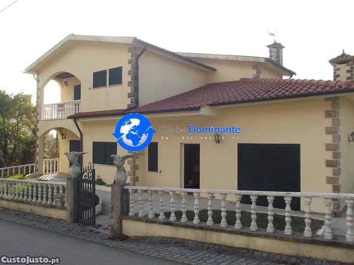 Дом с 4 спальнями в Вила Верди, Португалия № 53598