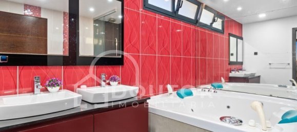 3 bedrooms House in Funchal, Portugal No. 25089 28