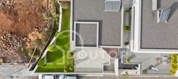 3 bedrooms House in Funchal, Portugal No. 25089 3