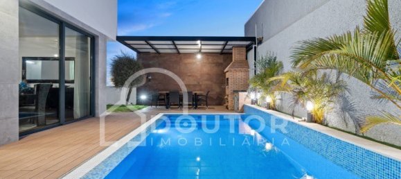 3 bedrooms House in Funchal, Portugal No. 25089 11