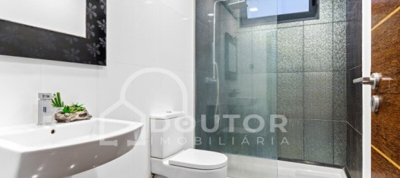 3 bedrooms House in Funchal, Portugal No. 25089 23