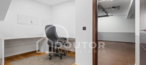 3 bedrooms House in Funchal, Portugal No. 25089 20