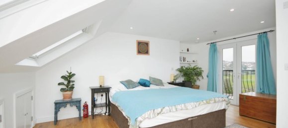 4 bedrooms House in Norbury, United Kingdom No. 11581 12