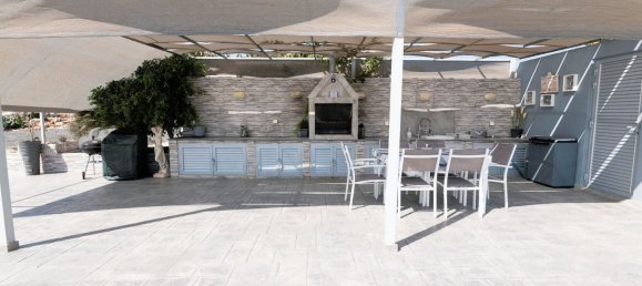 5 bedrooms Villa in Paralimni, Cyprus No. 22201 15