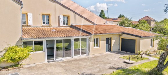 6 bedrooms House in Mey, France No. 251616 2