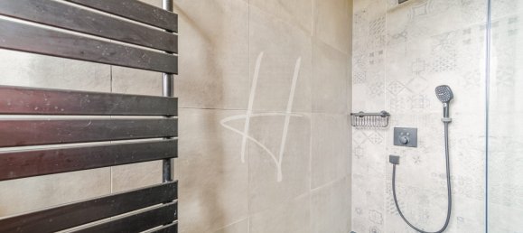 6 bedrooms House in Mey, France No. 251616 25