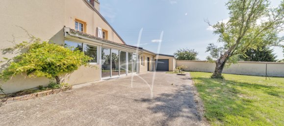 6 bedrooms House in Mey, France No. 251616 51