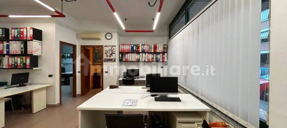 4 rooms Commercial property in Senago, Italy No. 6947 9