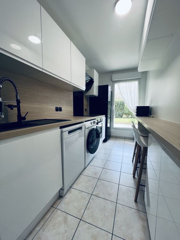 2 bedrooms Apartment in Drancy, France No. 142253