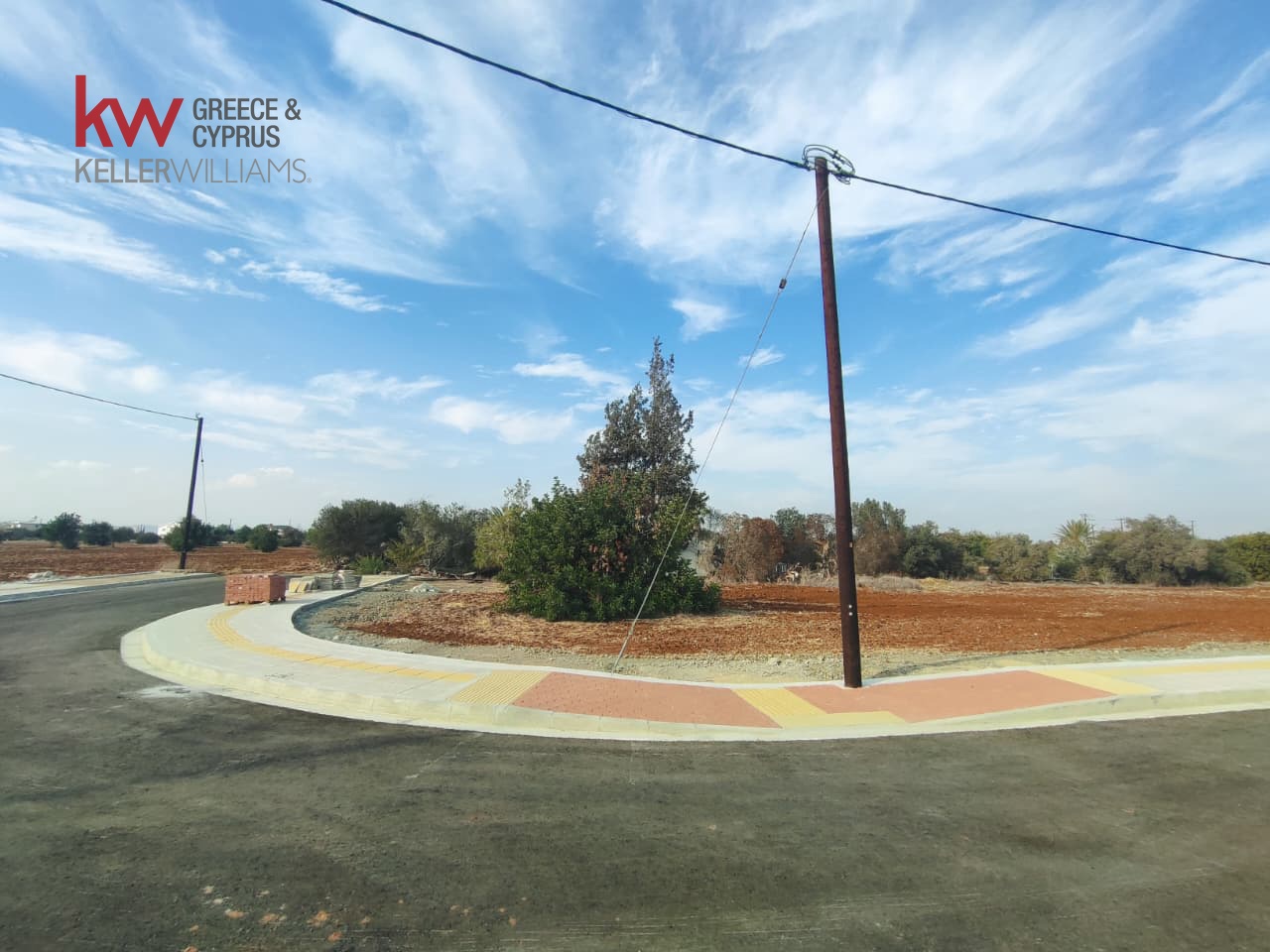 590 m² terreno en venta en Mazotos, Larnaka, Cyprus № 181206