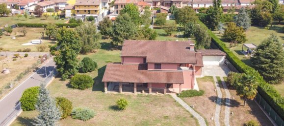 5 bedrooms Villa in Bassignana, Italy No. 103880 2