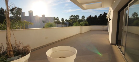 3 Schlafzimmer Villa in Marbella, Spain, Nr. 57675 9