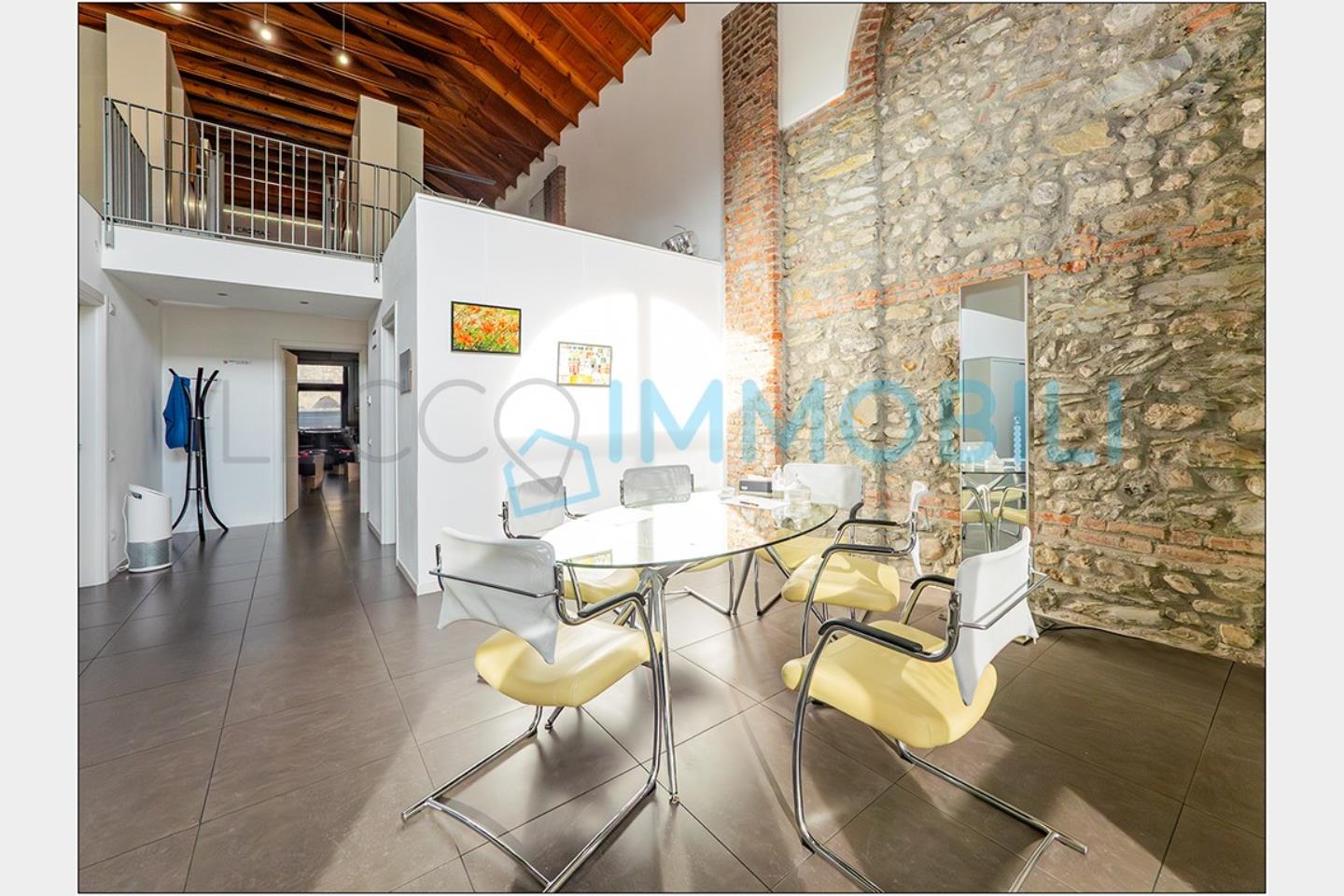 5-salle Bureau à Calolziocorte, Italy No. 267099