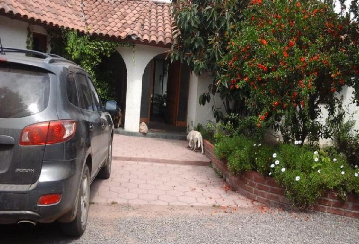 5 bedrooms House in Santiago, Chile No. 1501