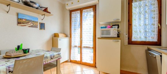 4 rooms Apartment in Scandicci, Italy No. 222570 14