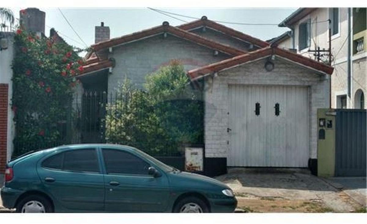 Дом с 3 спальнями в Ломас-де-Самора, Аргентина № 7402