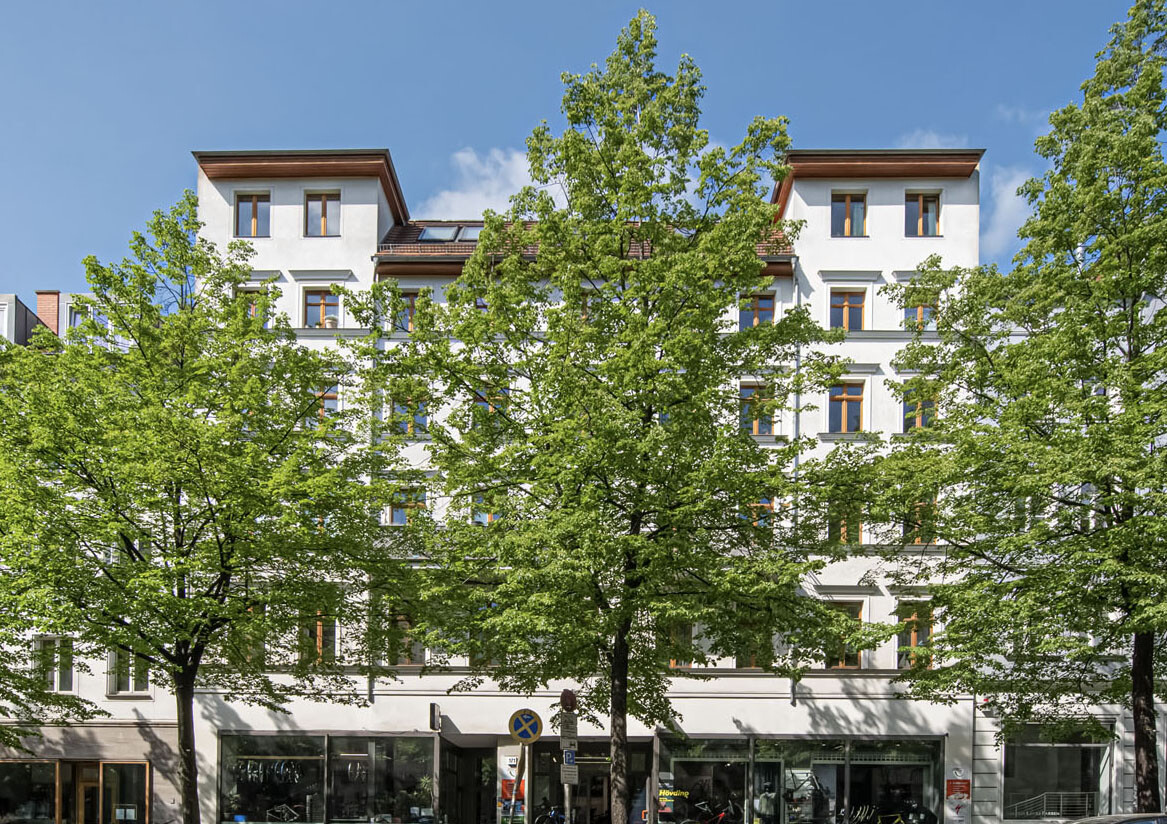 6 rooms Building in Mitte, Germany No. 88201