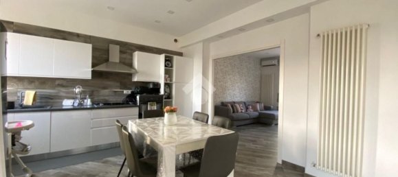 4-Zimmer Wohnung in Naples, Italy, Nr. 261120 7