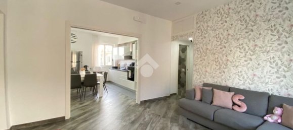 4-Zimmer Wohnung in Naples, Italy, Nr. 261120 2