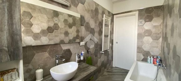 4-Zimmer Wohnung in Naples, Italy, Nr. 261120 17