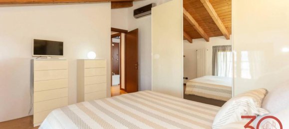 3-salle Appartement à Carbonate, Italy No. 38167 32