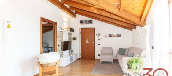 3-salle Appartement à Carbonate, Italy No. 38167 5