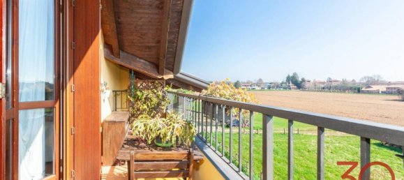 3-salle Appartement à Carbonate, Italy No. 38167 25