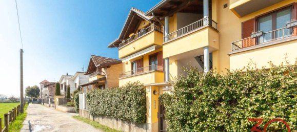 3-salle Appartement à Carbonate, Italy No. 38167 81