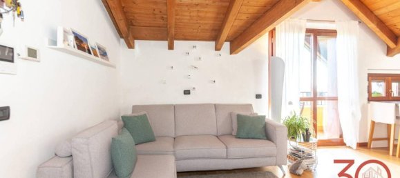 3-salle Appartement à Carbonate, Italy No. 38167 3