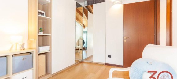 3-salle Appartement à Carbonate, Italy No. 38167 42