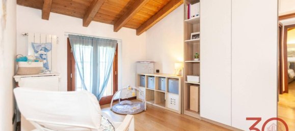 3-salle Appartement à Carbonate, Italy No. 38167 98