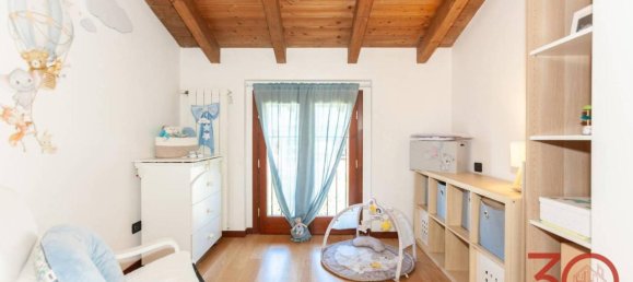 3-salle Appartement à Carbonate, Italy No. 38167 56