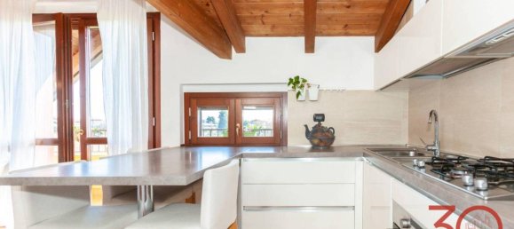 3-salle Appartement à Carbonate, Italy No. 38167 34