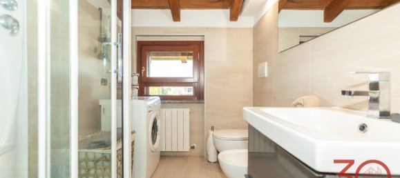 3-salle Appartement à Carbonate, Italy No. 38167 104