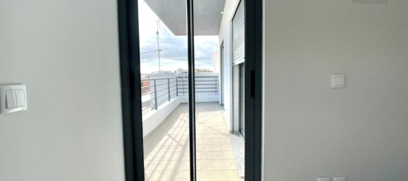 3 bedrooms Apartment in Quelfes, Portugal No. 102424 25