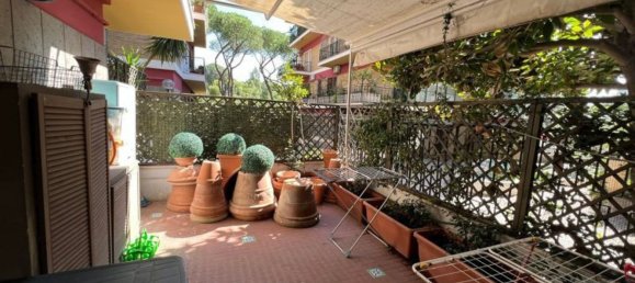 5 rooms Apartment in Rome, Italy No. 28512 3