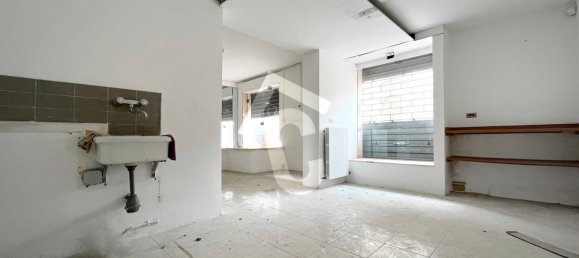 60m² Commercial property in Jesi, Italy No. 16495 6