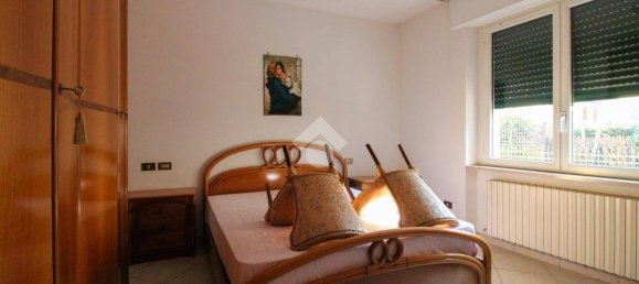 Villa de 4 dormitorios en Gardone Val Trompia, Italy No. 238812 10