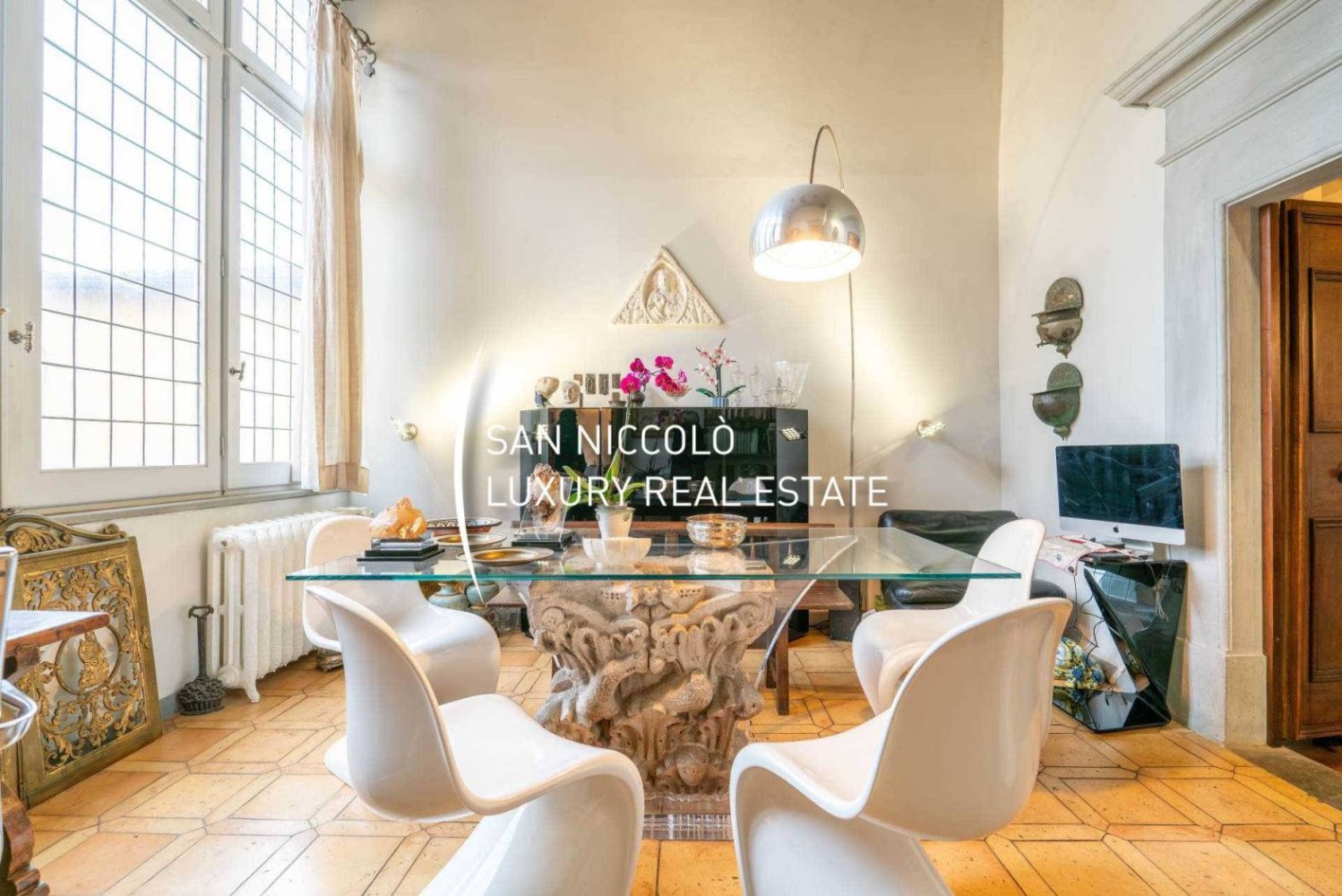 5 bedrooms Apartment in Florence, Italy No. 180006