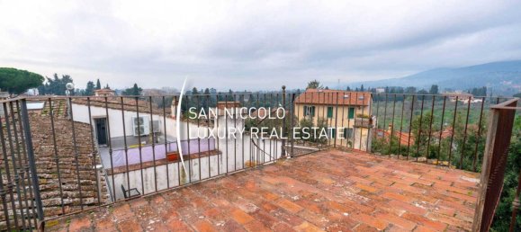 5 bedrooms Apartment in Florence, Italy No. 180006 8