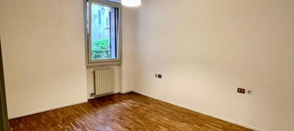 2 rooms Apartment in Malgrate, Italy No. 336437 2