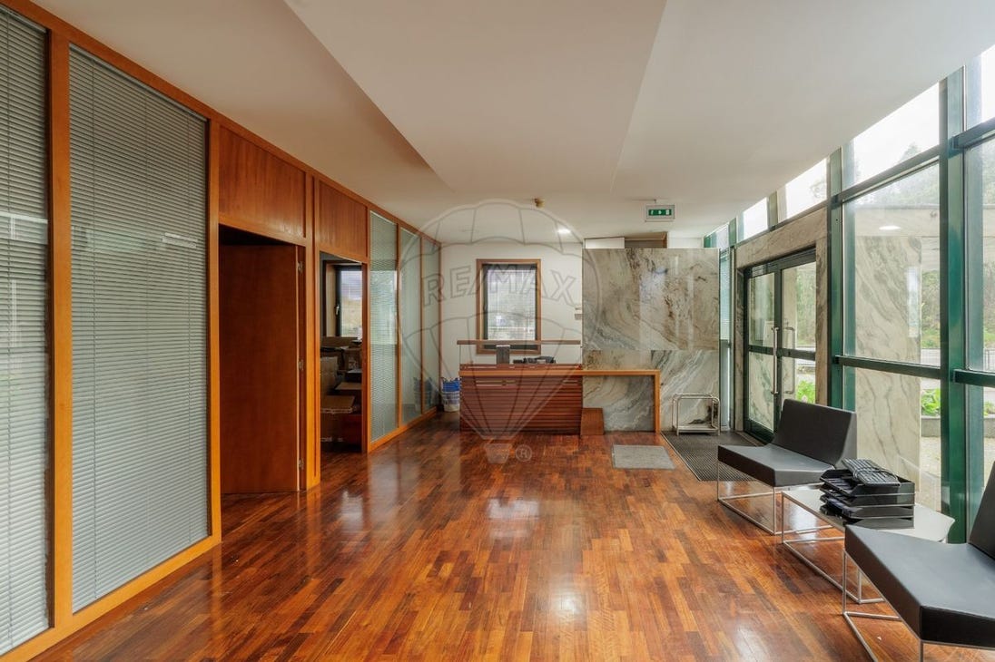 8891m² Commercial property in Maia, Portugal No. 280714