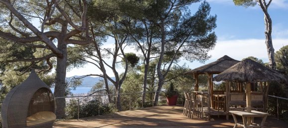 7 bedrooms Commercial property in Cannes, France No. 38276 8