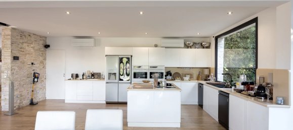 7 bedrooms Commercial property in Cannes, France No. 38276 6