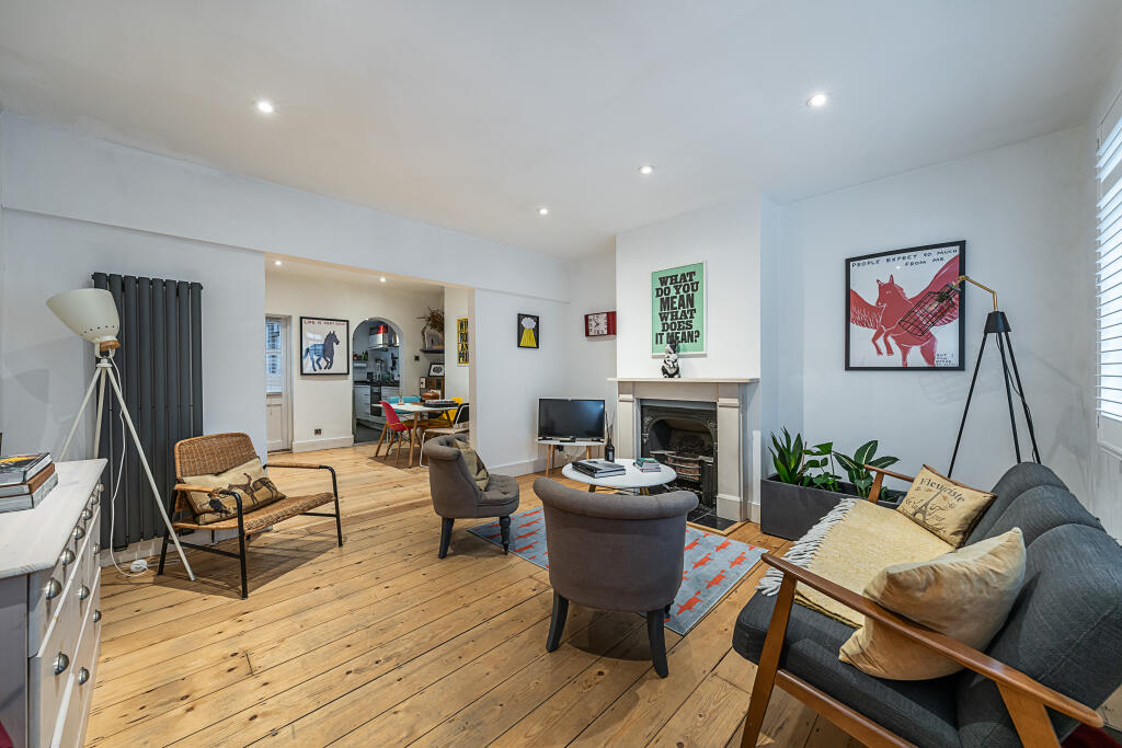 2 bedrooms House in London, United Kingdom No. 14074