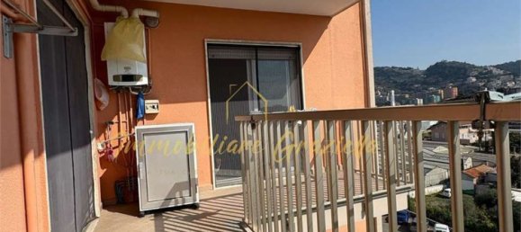 4 rooms Apartment in Vallecrosia, Italy No. 8913 16