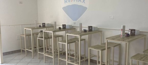 1 room Commercial property in Torre del Greco, Italy No. 295036 4